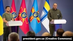 Президент України Володимир Зеленський під час представлення новопризначеного міністра оборони Рустема Умєрова (праворуч). Київ, 7 вересня 2023 року