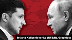 Președintele Ucrainei, Volodimir Zelenski, s-a angajat, luni, la Kiev, să facă „tot ce e omenește posibil" pentru ca Peninsula Crimeea să fie redată Ucrainei. (Ilustrație - Președinții Ucrainei și Rusiei cu harta Crimeii în fundal)