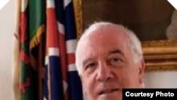 Ser Ivor Roberts