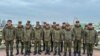 Расейскія вайскоўцы з 200-й асобнай гвардзейскай мотастралковай брыгады на экскурсіі ў цэнтры Менску. 13 красавіка 2025 году. Ілюстрацыйнае фота