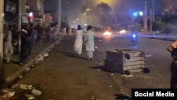 شماری از شهروندان زاهدان پس از انتشار خبر «تجاوز» فرمانده نیروی انتظامی چابهار به یک دختر نوجوان بلوچ، دست به اعتراض زدند