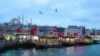 Bezeg suraty. Stambul, Türkiýe. Arhiwden alyndy.