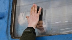 Бегалци од Украина пристигнаа во повеќе европски земји