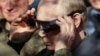 Путін у тепловізійних окулярах на спостережному пункті під час військових маневрів Росії та Білорусі «Захід-2025» на полігоні Муліно. Росія, 16 вересня 2025 року. Фото поширила російська агенція Sputnik