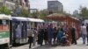 Первый взрыв произошел на трамвайной остановке в самом центре города