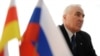 Один из главных тезисов перевыборной программы избранного президента Леонида Тибилова – создание правительства народного доверия и более эффективное освоение российской помощи