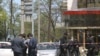 Итоги спецоперации подводить пока рано. Согласно одним источникам, боевикам удалось уйти, другие утверждают, что силовики еще не закончили прочесывание лесного массива