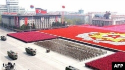 Москва снова предложила Вашингтону следить за ракетными программами третьих стран вместе. Ракетный щит КНДР на апрельском параде в Пхеньяне