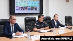  Procurorul-șef al PCCOCS, Victor Furtună, șeful Inspectoratului General al Poliției, Viorel Cernăuțeanu, și directorul Serviciului de Informații și Securitate, Alexandru Musteața, la un briefing de presă despre perchezițiile efectuate luni, 22 septembrie 2025.