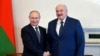 Președintele rus Vladimir Putin (stânga) și președintele belarus Alexandr Lukașenko urmează să se ântâlnească, din nou, în 9 septembrie, la Moscova. Uniunea dintre cele două țări pare tot mai probabilă.