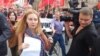 Съемочная группа НТВ, которая приставала к Илье Яшину на "Марше миллионов" с вопросами про секс