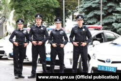 Нова уніформа київської патрульної поліції, 1 липня 2015 року (фото: www.mvs.gov.ua)