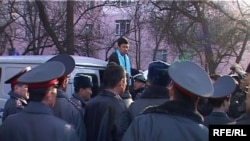 Митинг партии "Ак шумкар". Бишкек. 23 марта 2010 года.