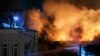 Пожар в здании старой постройки на улице Стромынка в Москве.