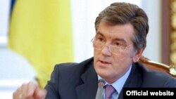 Следы отравления, произошедшего четыре года назад, до сих пор видны на лице президента Украины