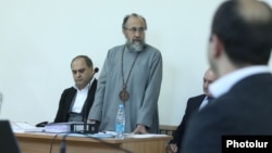 Միքայել արքեպիսկոպոս Աջապահյանը դատարանում, Երևան, սեպտեմբեր, 2025թ.
