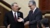Нурсултан Назарбаев в день сложения президентских полномочий и вступающий в должность президента Казахстана Касым-Жомарт Токаев. 20 марта 2019 года.