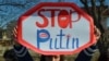 Участница акции против вмешательства России в дела Украины. Симферополь, 3 марта