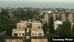 «Хотели как лучше, а получилось как всегда» – примерно так произошло со строительством торгового центра в Новом районе Сухума