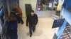 В Швеции Юрий Жуковский попал на камеры видеонаблюдения. 