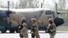 Киргизстан -- Огорожа з колючого дроту навколо авіабази «Манас», 4 лютого 2009 р.