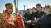 Архієпископ Сімферопольський і Кримський Климент на церемонії передачі Благодатного вогню, 8 квітня 2018 року