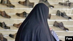 مقامات ارشد جمهوری اسلامی می گویند که اعمال فشار های اقتصادی علیه ایران تازگی ندارد.
