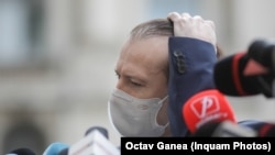 Florin Cîțu este optimist și speră ca tința de 5 milioane de persoane vaccinate cu ambele doze să fie atinsă până la 1 iunie. 