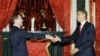 Росія - Президенти Росії Дмитро Медведєв та США Барак Обама під час офіційної церемонії зустрічі у Кремлі, 6 липня 2009 р.