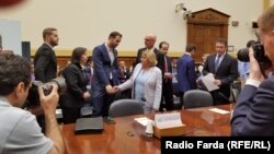 Ілеана Рос-Лехтінен на зустрічі в Конгресі 