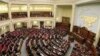 Представители парламентского большинства не исключают, что президент Ющенко может ввести чрезвычайное положение в ответ на отказ кабинета Януковича финансировать досрочные парламентские выборы