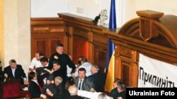 Під час бійки у Верховній Раді