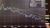 Падение индексов изображено на табло мадридской фондовой биржи