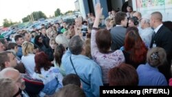 Пераклічка ў чарзе па валюту, травень 2011-га.