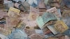 Азаров хоче зекономити на зарплатах і пенсіях – опозиція