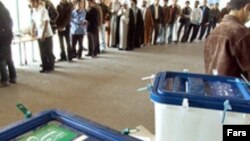 رغم گذشت نزدیک به ۳۶ ساعت از پایان رای گیری در انتخابات شوراها، هنوز هیچ نتیجه رسمی از آراء حوزه تهران منتشر نشده است