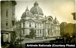 Palatul Casei de Economii și Consemnațiuni de pe Calea Victoriei. Arhitectura aparține lui Paul Gottereau și seamănă cu cea a Petit Palace de la Paris. A fost inaugurată în 1897, în prezența Regelui Carol I. Apariția CEC relevă existența unei clase de mijloc capabile să facă economi și investiții. Arhivele Naționale