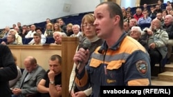 Працаўнік чыгункі адпрасіўся з працы, каб задаць пытаньне Караткевіч