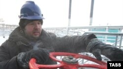 Закрутить вентель «Газпром» грозится накануне визита украинского президента в Москву