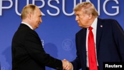 Володимир Путін і Дональд Трамп під час переговорів на Алясці, 15 серпня 2025 року
