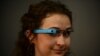 Iамерка -- Google Glass зуьйш дакъалоцуш ю Лос Анджелесера Франческа Мари Смит, Марс27, 2013