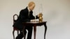 Музыкальный автомат "Путин, подписывающий присоединение Крыма к РФ" Французского художника Кристиана Байли