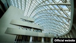 Парламентские партии, в отличие от тех, которые остались за бортом, получили более серьезную финансовую поддержку, а именно, по 300 тысяч лари на год