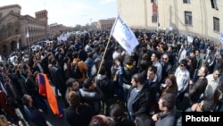 По словам Александра Искандаряна, протесты в Армении не имеют связи с Украиной