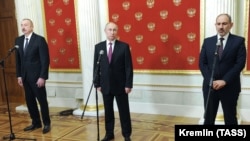 Президенты Азербайджана и России Ильхам Алиев и Владимир Путин, премьер-министр Армении Никол Пашинян