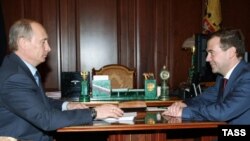 Президент и премьер взялись за экономику с разных концов