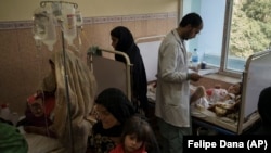 داکتران می گویند که مراجعهٔ زنان و کودکان به شفاخانه ها در ماه های اخیر افزایش یافته است