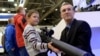 В Москве активистка вскрыла вены на полицейской выставке
