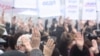 Лес рук на одном из митингов партии ОСДП «Азат». (Иллюстративное фото).