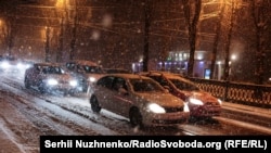 На дорогах більшості областей очікують ожеледицю
